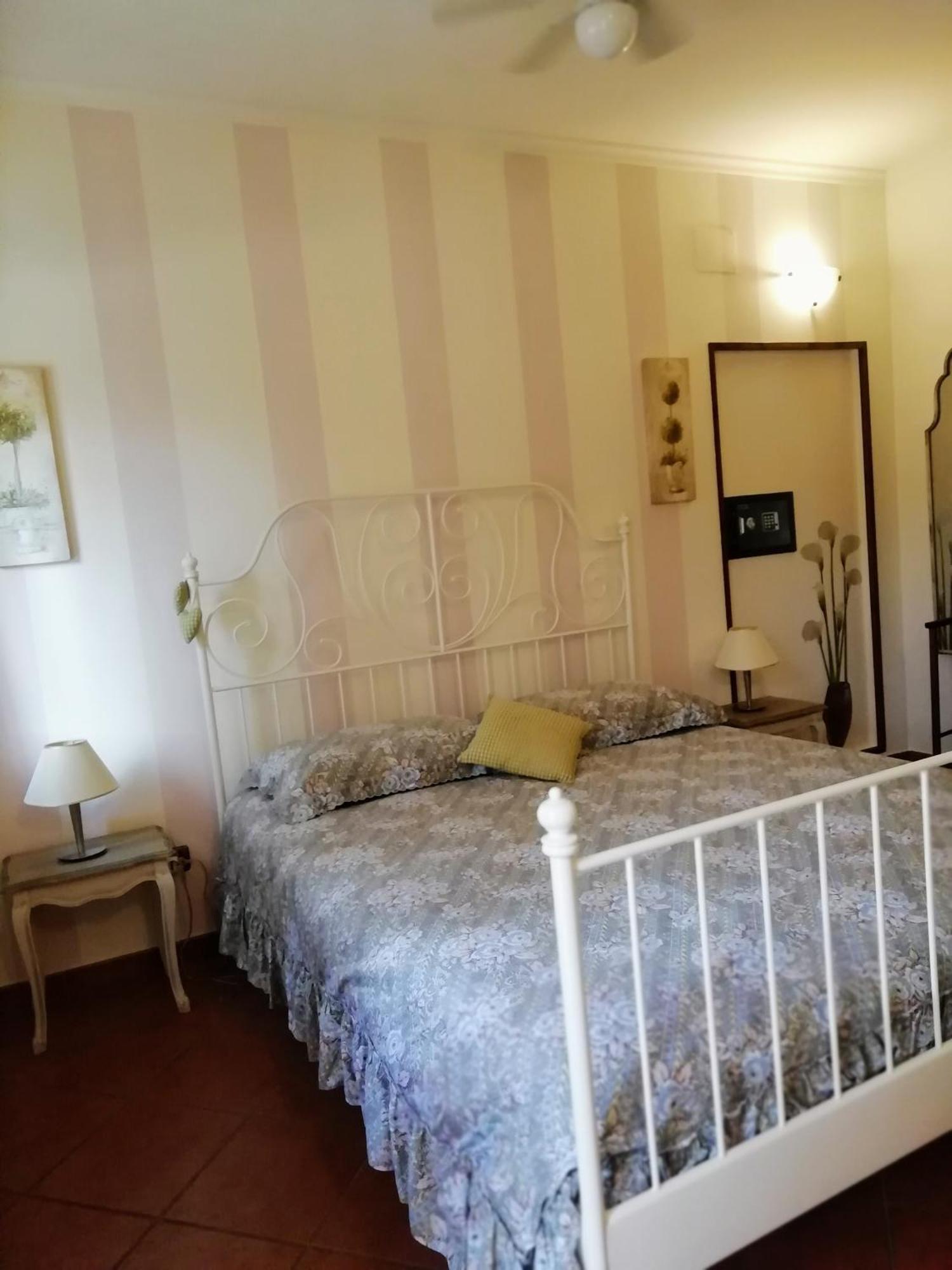 Bed&Breakfast La Siepe Pinerolo Phòng bức ảnh